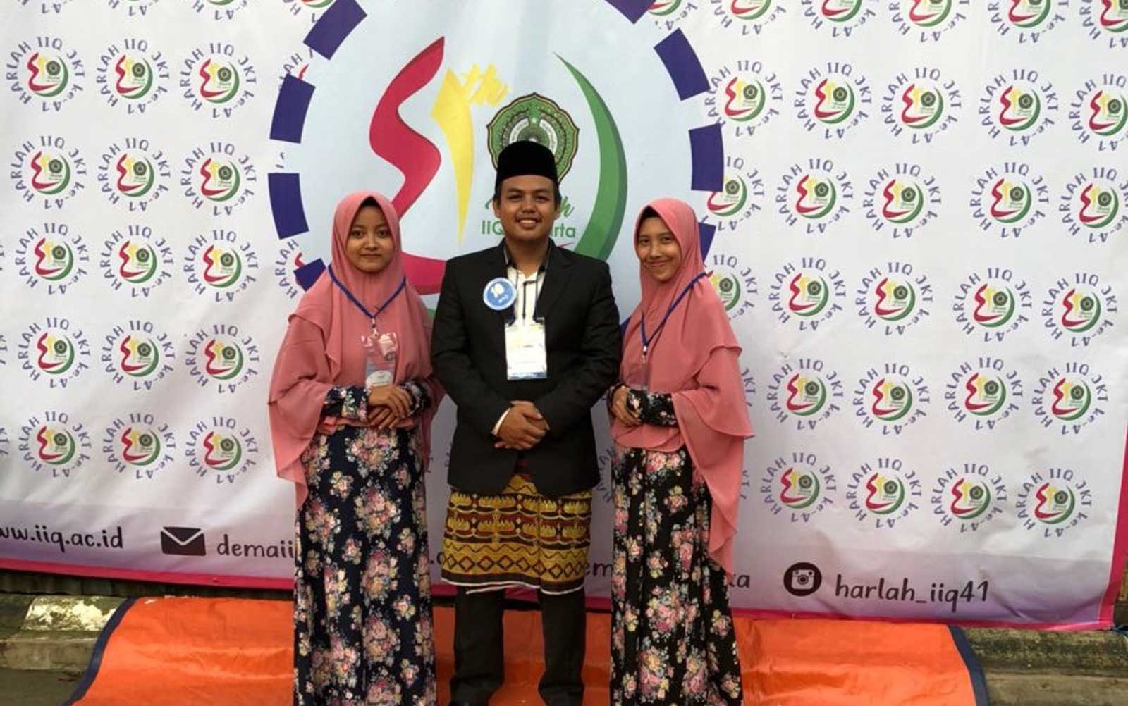 Ana Uswatun Khasanah (FIAI/Ekonomi ISlam angkatan 2017), Yoza Fernando (FIAI/Ahwal al-Syakhsyiyyah angkatan 17) dan Ega (FTSP/Teknik Lingkungan angkatan 2017) dalam Olimpiade Nasional