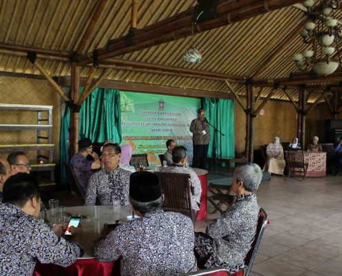 Drs. Syarif Zubaidah, M.Ag, menyampaikan tausyiah